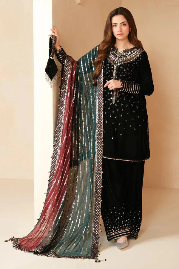 ZARTHREAD JZ-995 Heavy Embroidered Velvet Suit with Chiffon Dupatta – Detail View
