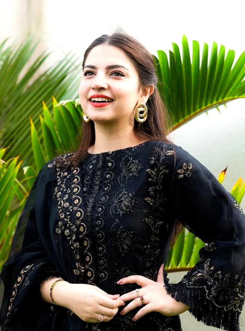 3 Piece Embroidered Lilnen Shirt with Embroidered Organza Duppata V1020