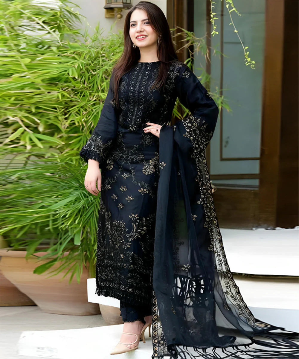 3 Piece Embroidered Lilnen Shirt with Embroidered Organza Duppata V1020